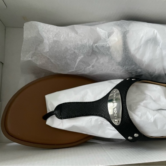 Michael Kors Women’s Black Sandals. Size 6.5 - Picture 3 of 5